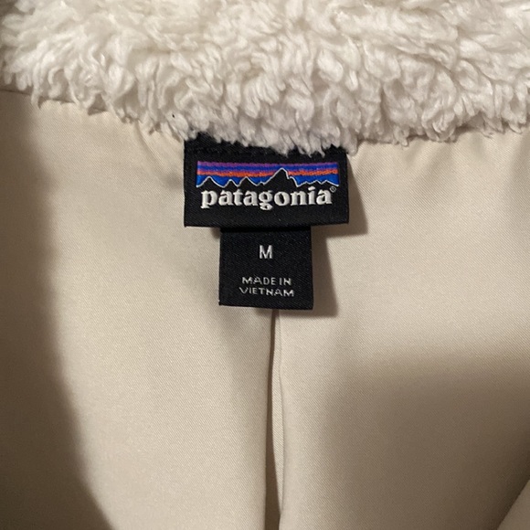 Patagonia white fleece zip up - Picture 3 of 3